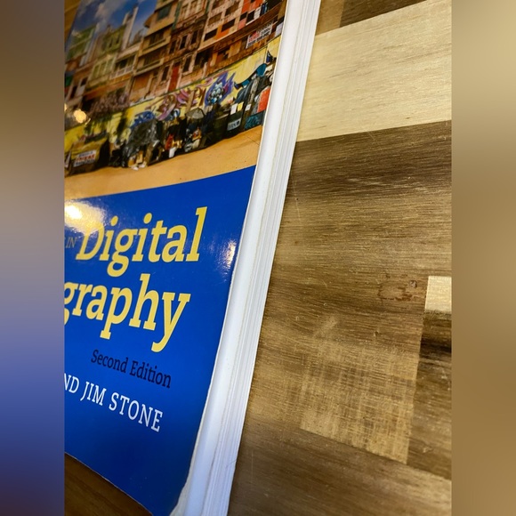 A Short Course in Digital Photography: Second Edition (Used) - Picture 4 of 8